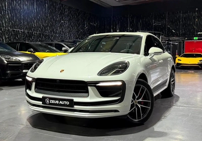 Exclusive offer | Original Paint | GCC specs | Full Porsche Service History | Porsche Warranty 2028-0