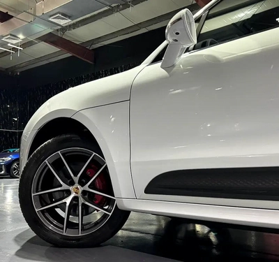 Exclusive offer | Original Paint | GCC specs | Full Porsche Service History | Porsche Warranty 2028-3