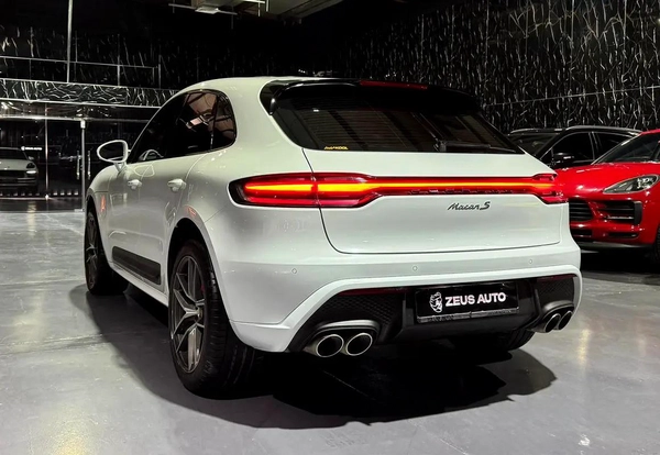 Exclusive offer | Original Paint | GCC specs | Full Porsche Service History | Porsche Warranty 2028