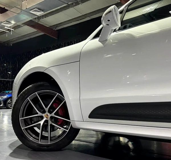 Exclusive offer | Original Paint | GCC specs | Full Porsche Service History | Porsche Warranty 2028
