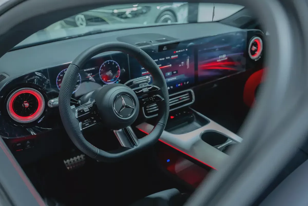 2027 Mercedes-Benz CLA 200 GCC Specs - Pristine Condition-10-10