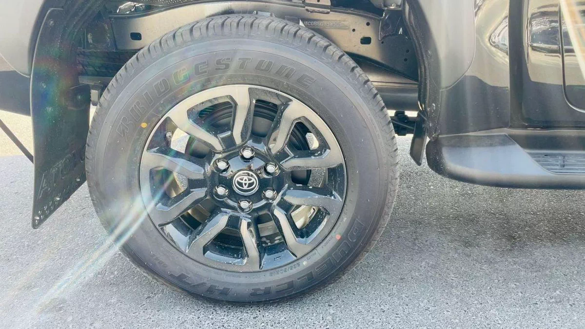 Toyota Hilux Adventure 4.0L-11-0