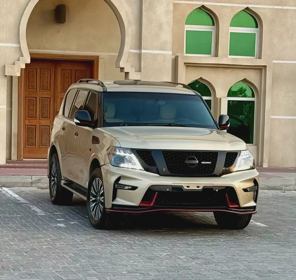 Nissan Patrol 2016 LE Platinum - GCC Specs - Pristine Condition-13-13