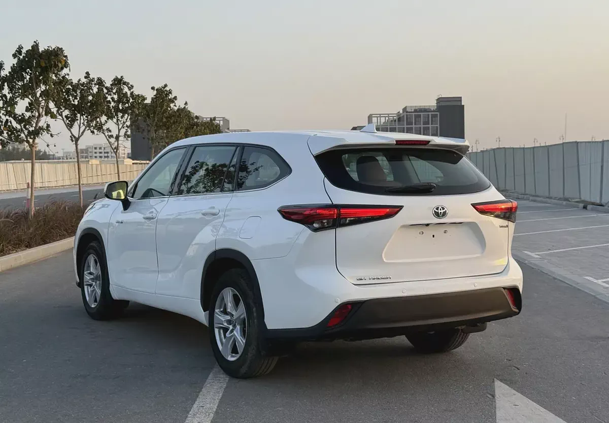 2022 Model - Highlander Hybrid - GCC Specs - Excellent Condition - 7 seater-3-3