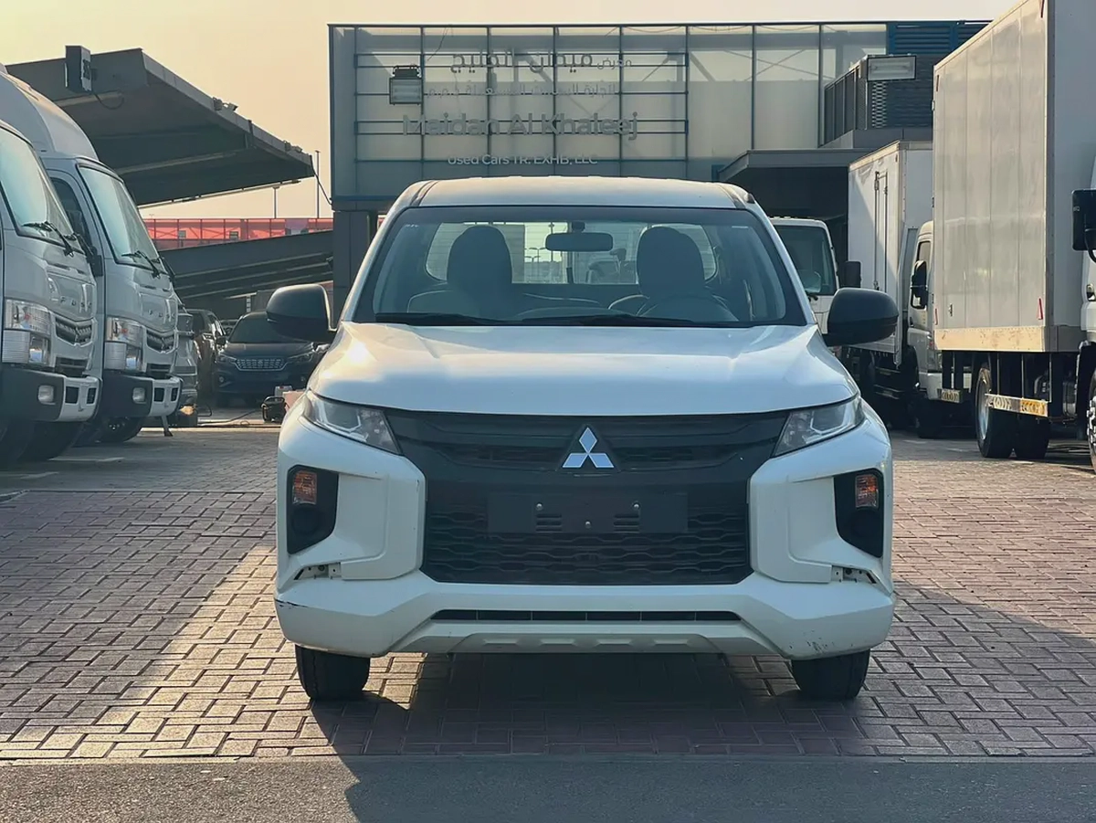 2023 Mitsubishi L200 | 4X2 | Manual | Petrol | Ref#1084-1-1