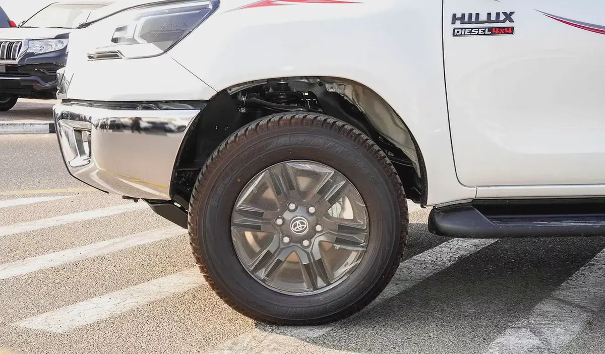 Toyota Hilux 2026 Double Cab DLS GCC Specs-3-3