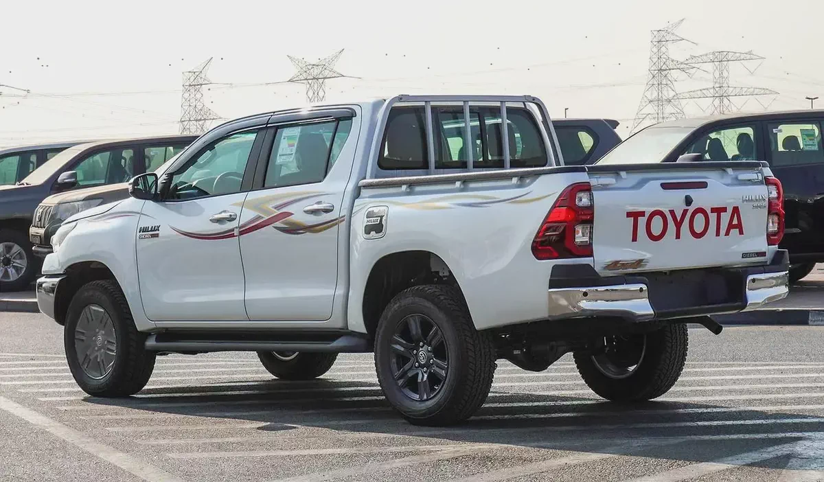 Toyota Hilux 2026 Double Cab DLS GCC Specs-4-4