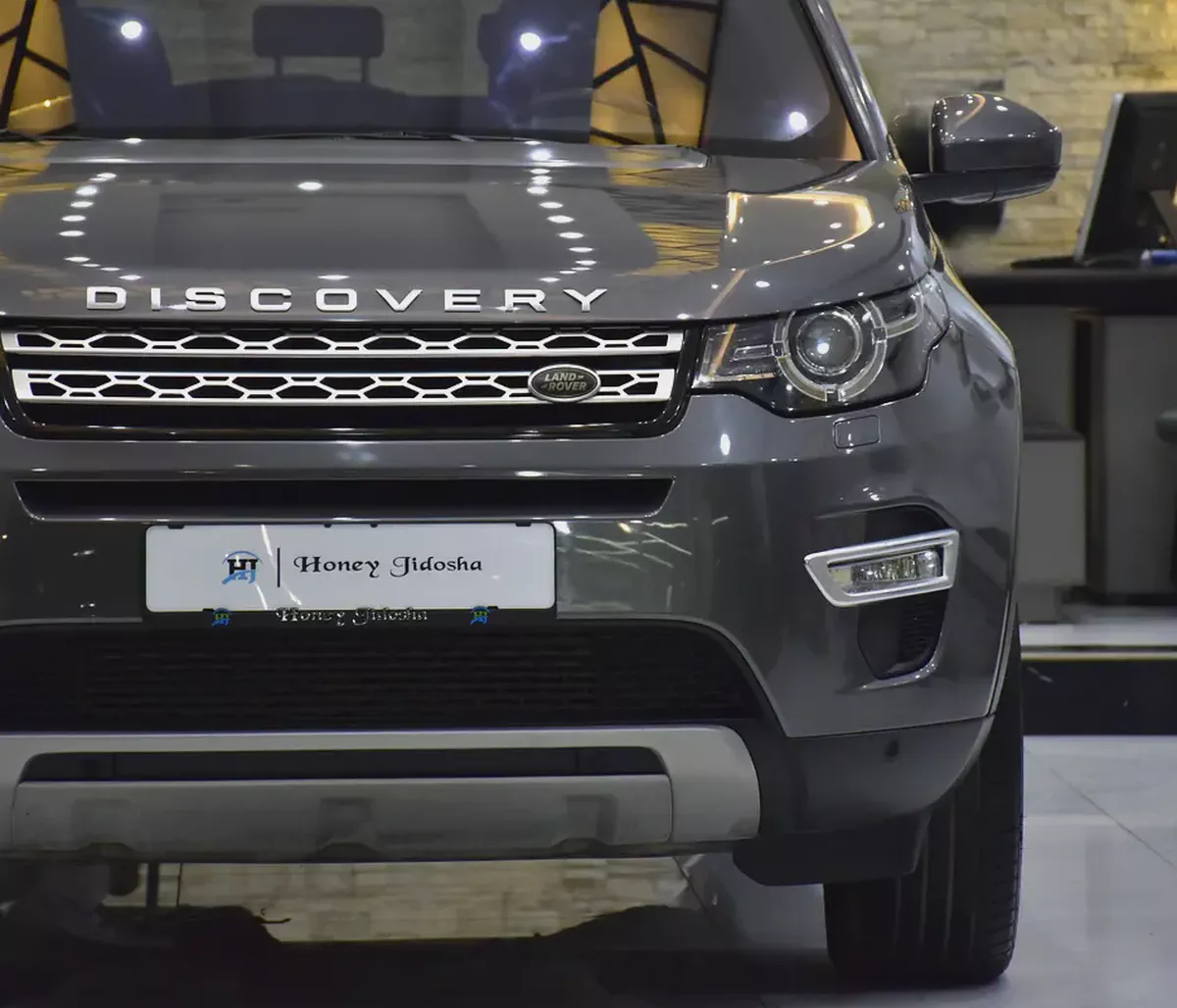 EXCELLENT DEAL for our Land Rover Discovery Sport HSE Luxury ( 2016 Model ) in Grey Color GCC Specs-3-3