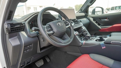 Toyota Land Cruiser VXR TWIN TURBO 3.5L V6 Hybrid-3
