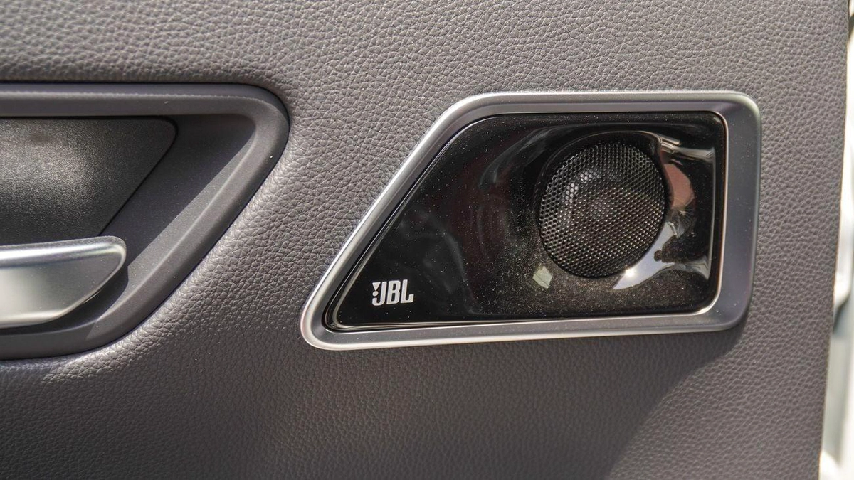 Toyota Land Cruiser VXR TWIN TURBO 3.5L V6 Hybrid-9-0