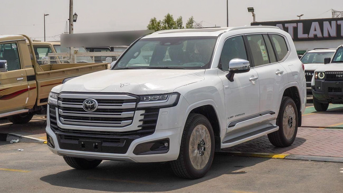 Toyota Land Cruiser VXR TWIN TURBO 3.5L V6 Hybrid-2-0