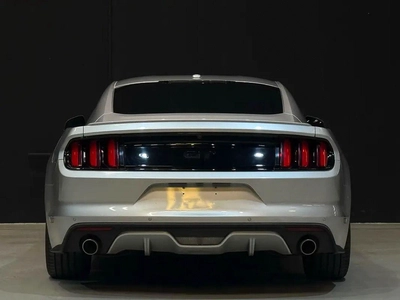 Ford Mustang GT-12