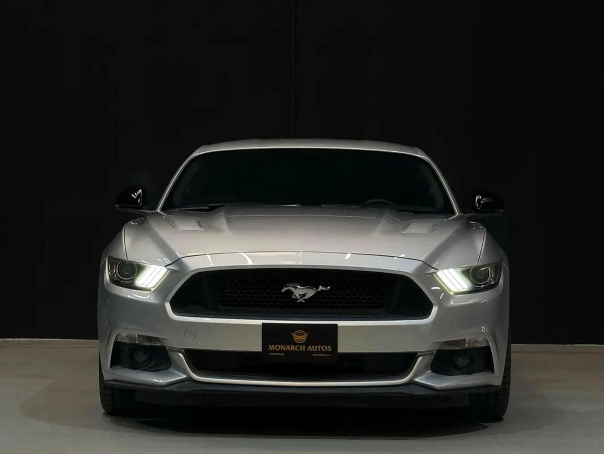 Ford Mustang GT-2-0