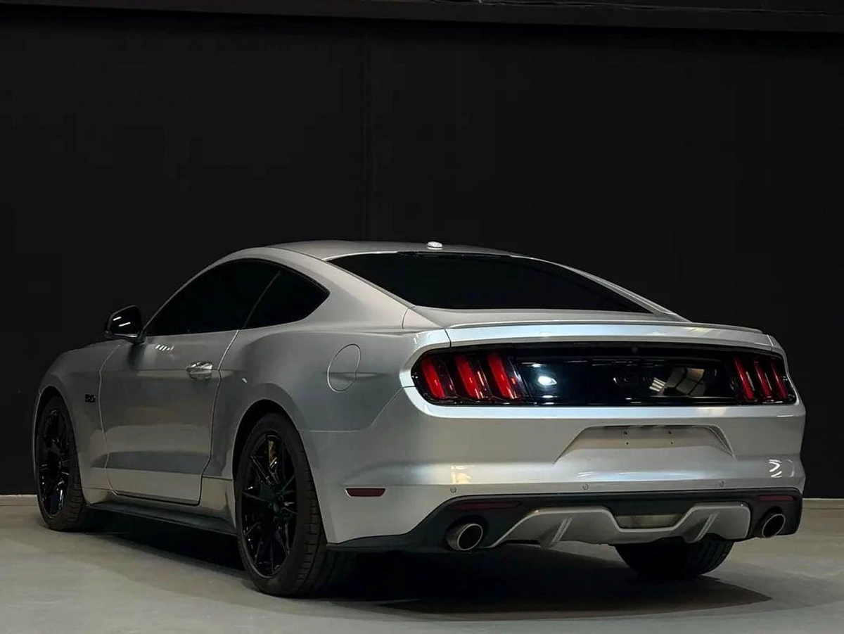 Ford Mustang GT-3-0