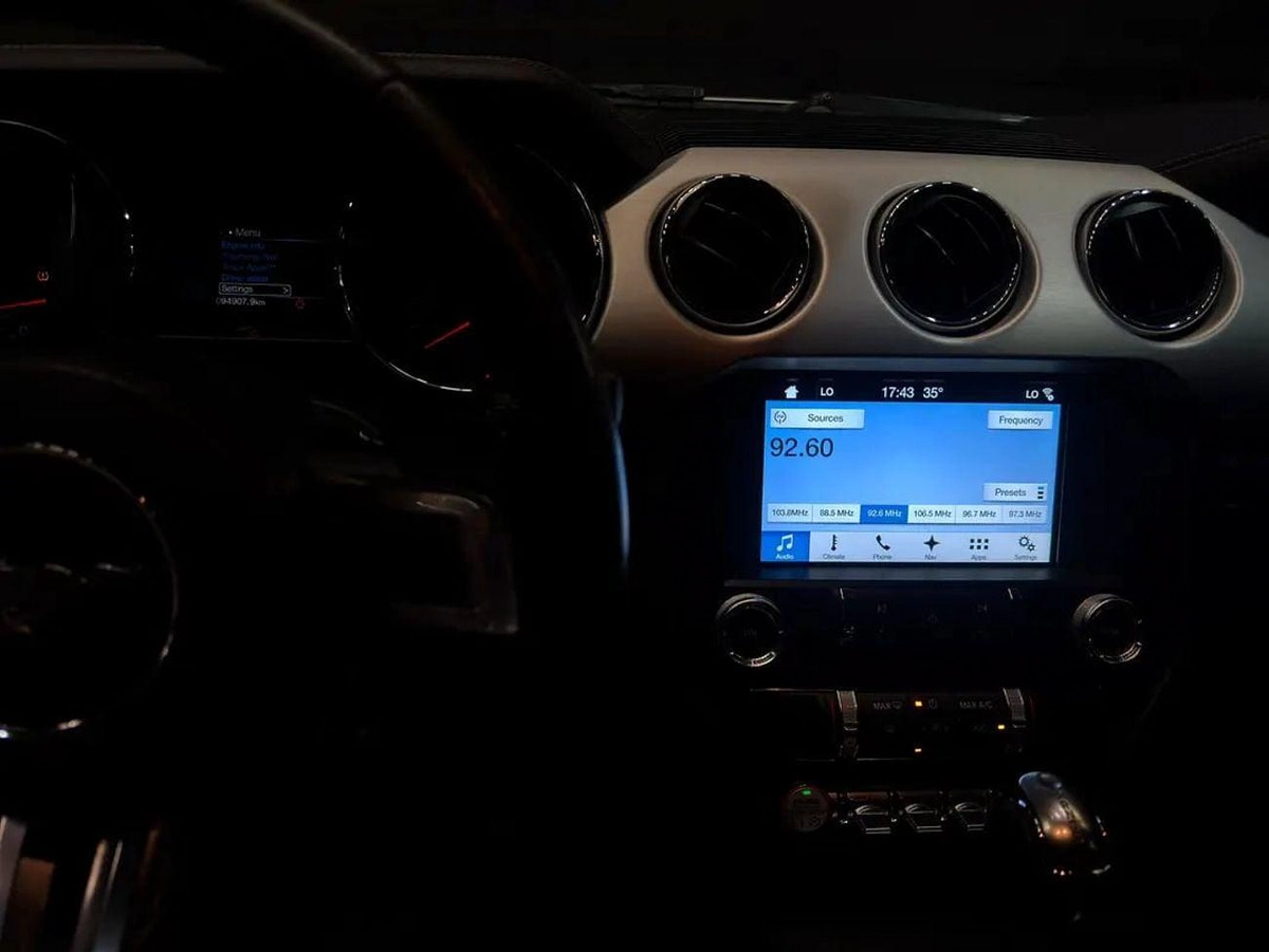 Ford Mustang GT-7-0