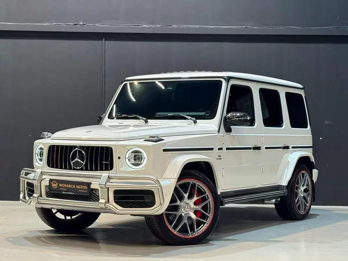 Mercedes Benz G63 AMG STANDARD || GCC Specs | Full Service History | Smart Paint | 2 Keys | Only 114,511 km-1-0