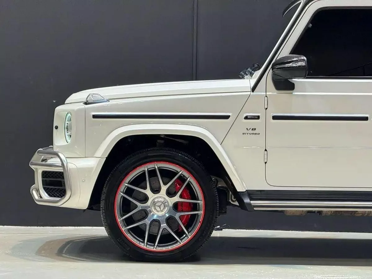 Mercedes Benz G63 AMG STANDARD || GCC Specs | Full Service History | Smart Paint | 2 Keys | Only 114,511 km-4-0