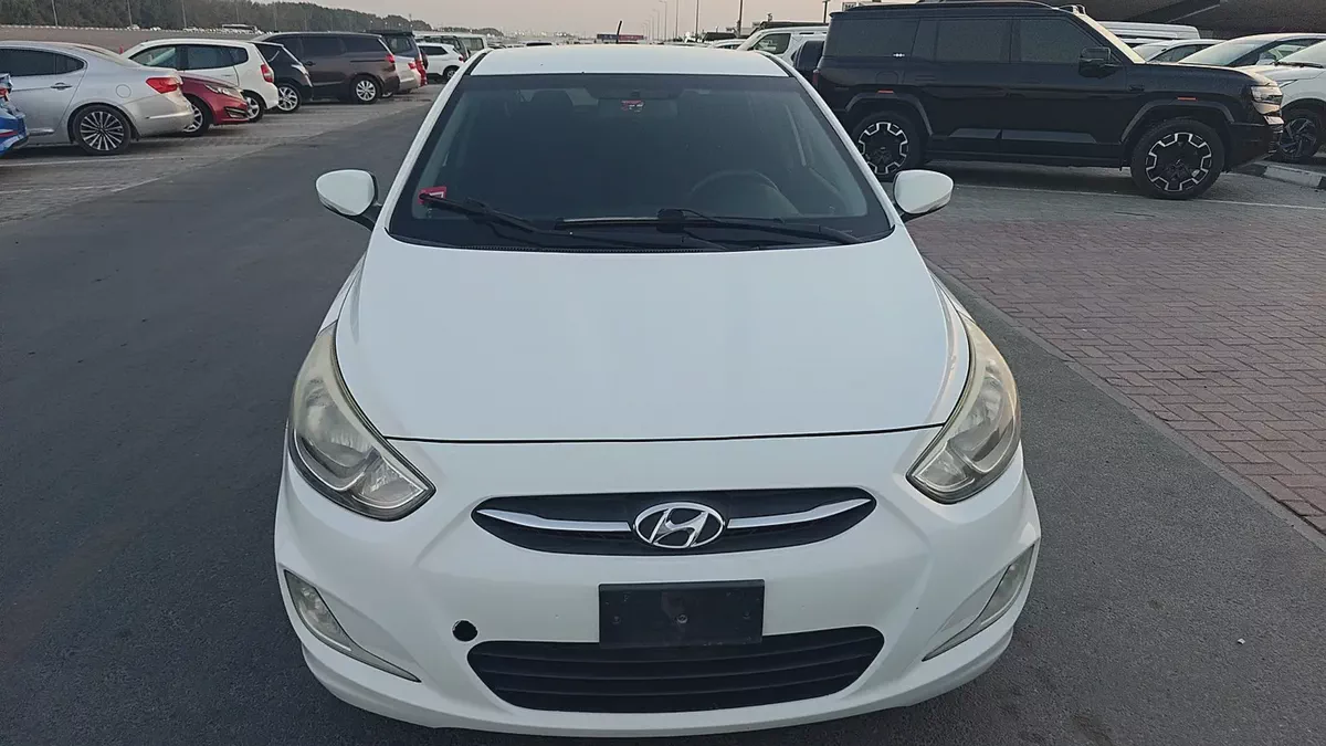 Hyundai Accent GL 2015 GCC Specs-5-5