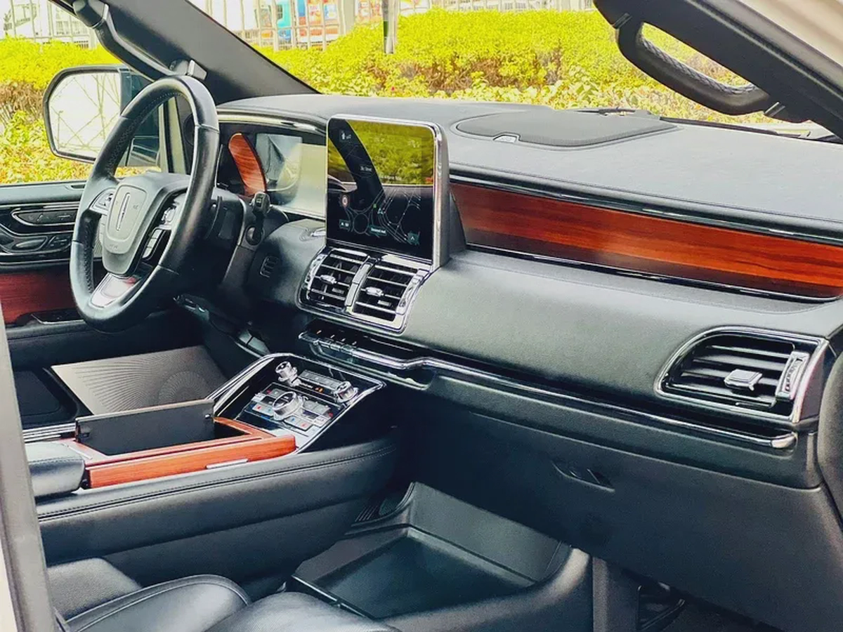 LINCOLN NAVIGATOR RESERVE | GCC SPECS | KMS: 71,000 | YEAR:2019 | FULL-SERVICE HISTORY BY AGENCY-8-8