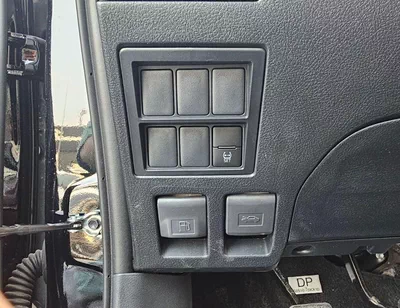 Toyota Hilux SR5 WIDE BODY DOUBLE CABIN || FULL OPTION  | PUSH START| WITHOUT DIFF-LOCK | PETROL M/T 2.7L V4 4WD-24