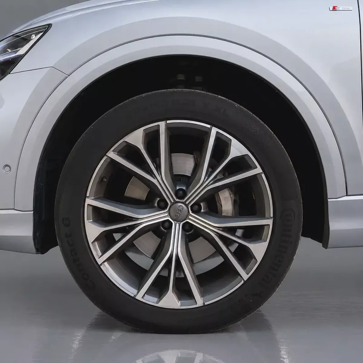 2,682 P.M • 0% Downpayment • Audi Q8 55 TFSI S-Line • 1 Year Warranty-5-5