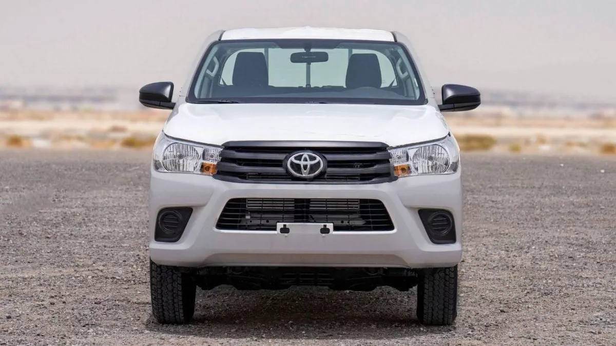Toyota Hilux GL (LHD) TOYOTA HILUX DC 2.4D MT 4X4 P.WINDOW MY2025 – SILVER-1-0