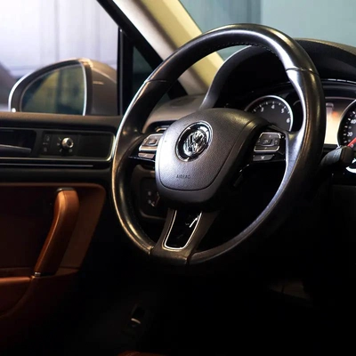 AED 1,748 P.M • 0% Downpayment • Volkswagen Touareg R-Line Kit • 1 Year Warranty-3