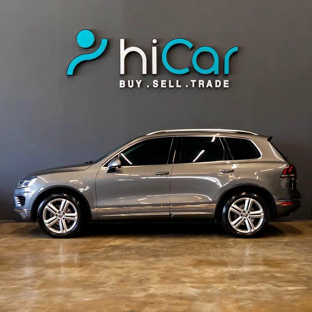 AED 1,748 P.M • 0% Downpayment • Volkswagen Touareg R-Line Kit • 1 Year Warranty-8-8