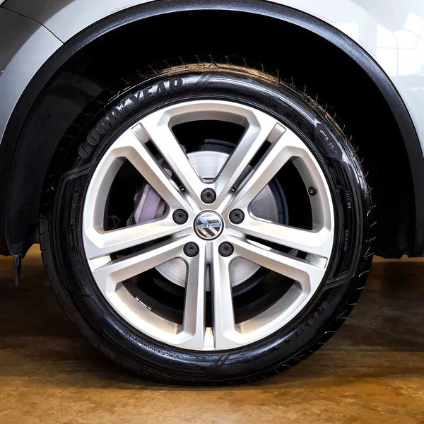 AED 1,748 P.M • 0% Downpayment • Volkswagen Touareg R-Line Kit • 1 Year Warranty