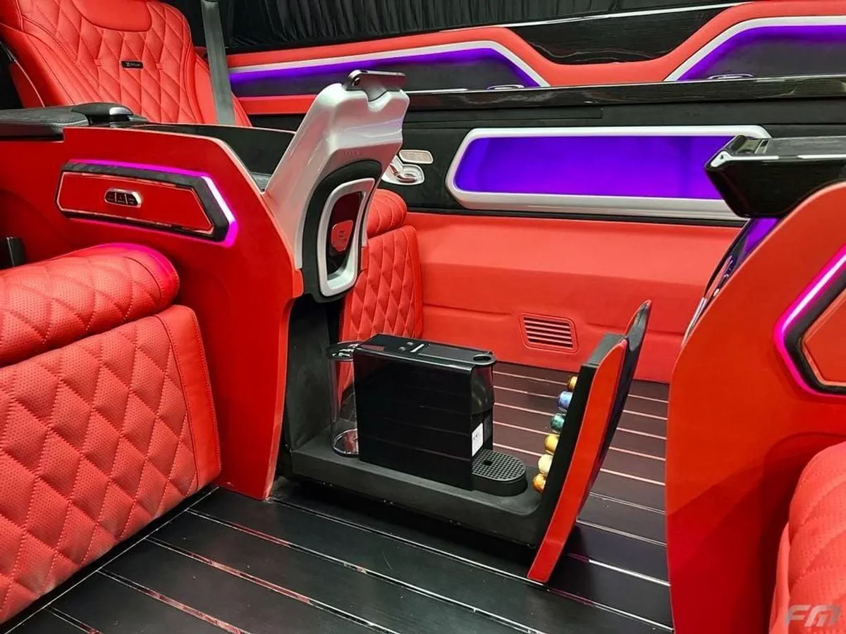 Mercedes Benz V 250 AVANTGARDE/E VIP BUSINESS VAN –  FULL LUXURY OPTION | BRAND NEW | GCC | 2023 ORIGINAL BRABUS BODY KIT WITH CERTIF-12-0