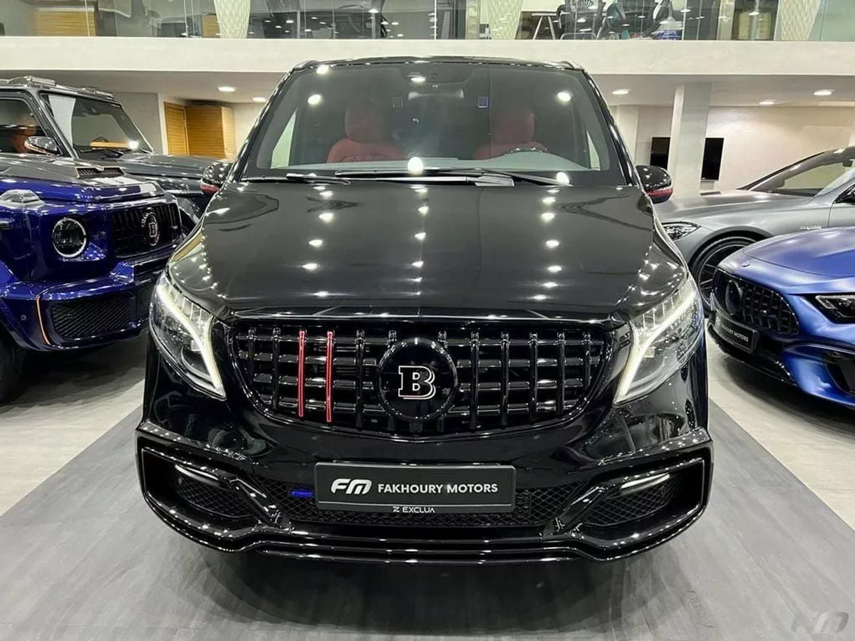 Mercedes Benz V 250 AVANTGARDE/E VIP BUSINESS VAN –  FULL LUXURY OPTION | BRAND NEW | GCC | 2023 ORIGINAL BRABUS BODY KIT WITH CERTIF-1-0