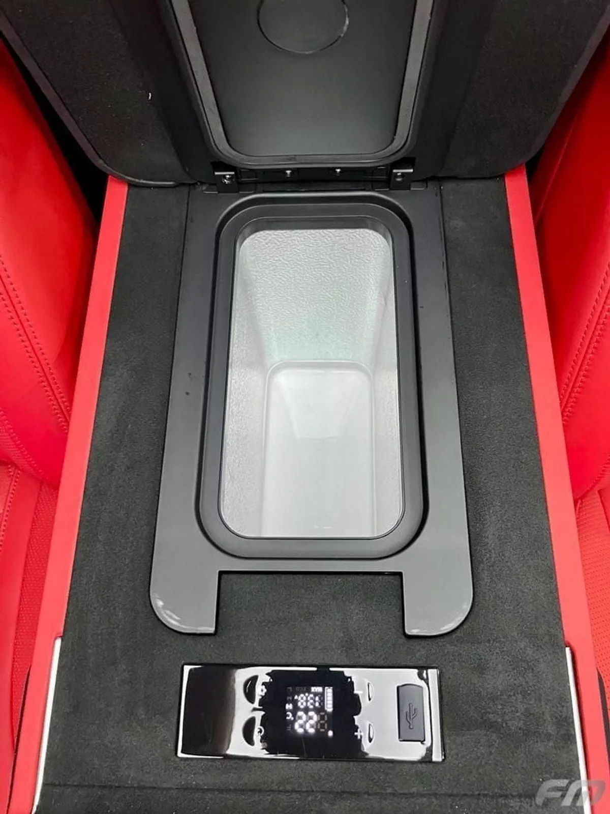 Mercedes Benz V 250 AVANTGARDE/E VIP BUSINESS VAN –  FULL LUXURY OPTION | BRAND NEW | GCC | 2023 ORIGINAL BRABUS BODY KIT WITH CERTIF-3-0