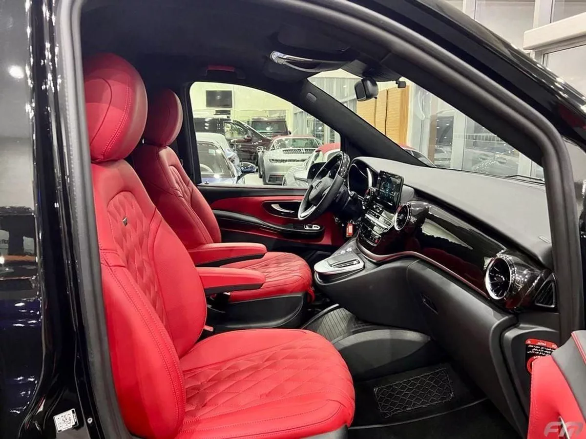 Mercedes Benz V 250 AVANTGARDE/E VIP BUSINESS VAN –  FULL LUXURY OPTION | BRAND NEW | GCC | 2023 ORIGINAL BRABUS BODY KIT WITH CERTIF-5-0