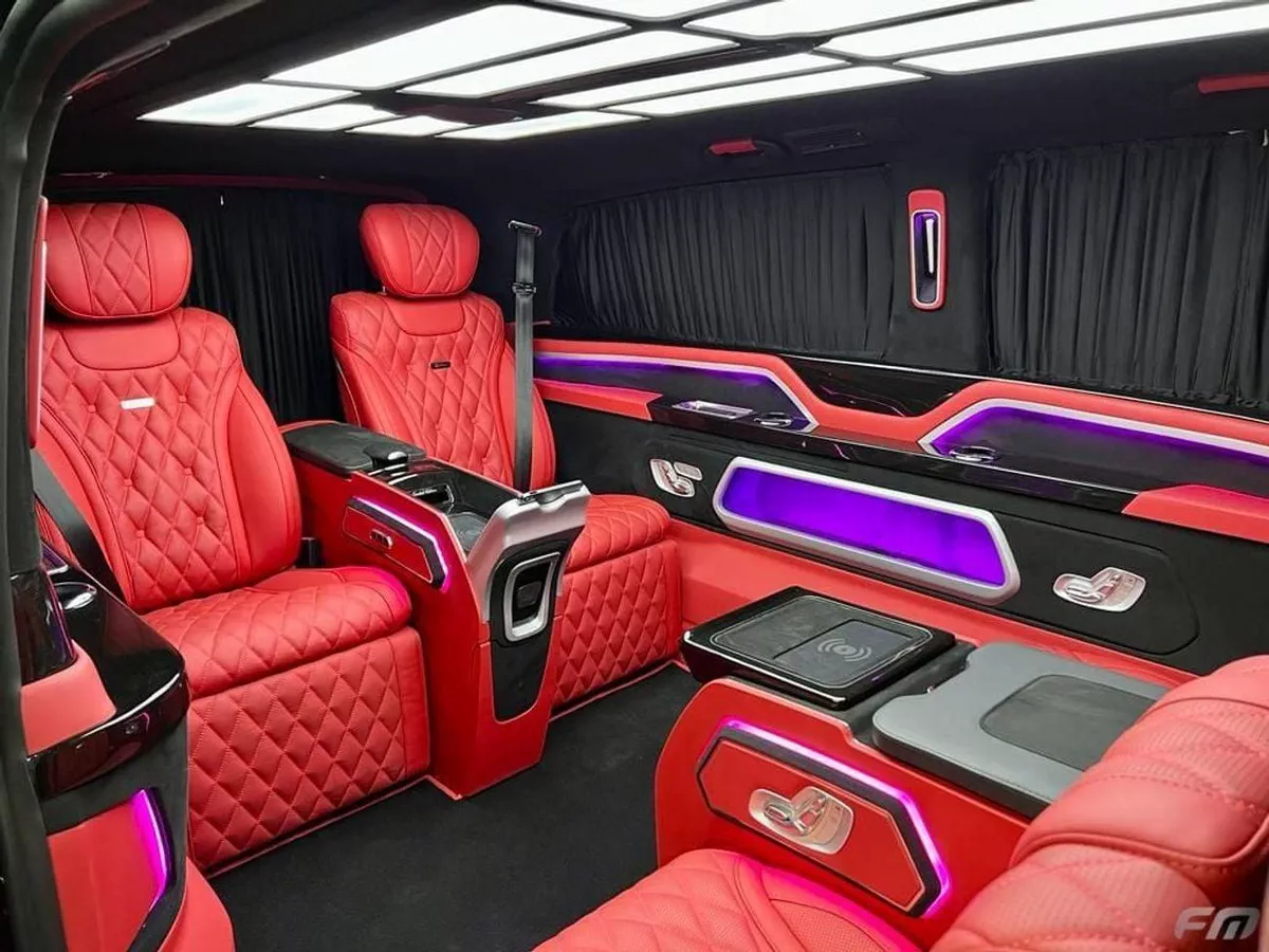 Mercedes Benz V 250 AVANTGARDE/E VIP BUSINESS VAN –  FULL LUXURY OPTION | BRAND NEW | GCC | 2023 ORIGINAL BRABUS BODY KIT WITH CERTIF-8-0