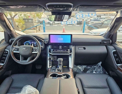 Toyota Land Cruiser VX || 4.0L PETROL V6 | RADAR | BIG DVD | LEATHER WITH MEMORY SEATS (CODE#VX4MA)-17