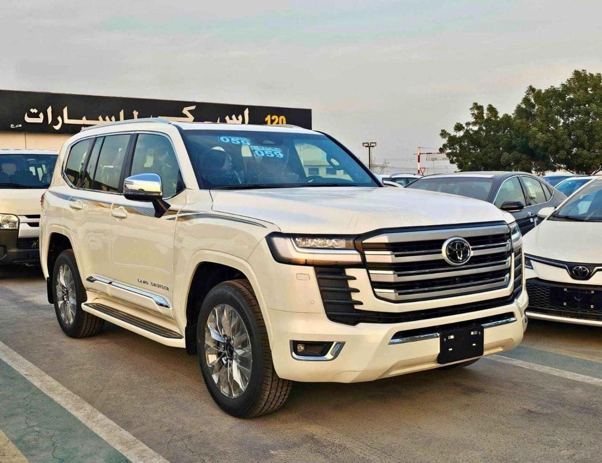 Toyota Land Cruiser VX || 4.0L PETROL V6 | RADAR | BIG DVD | LEATHER WITH MEMORY SEATS (CODE#VX4MA)-2-0