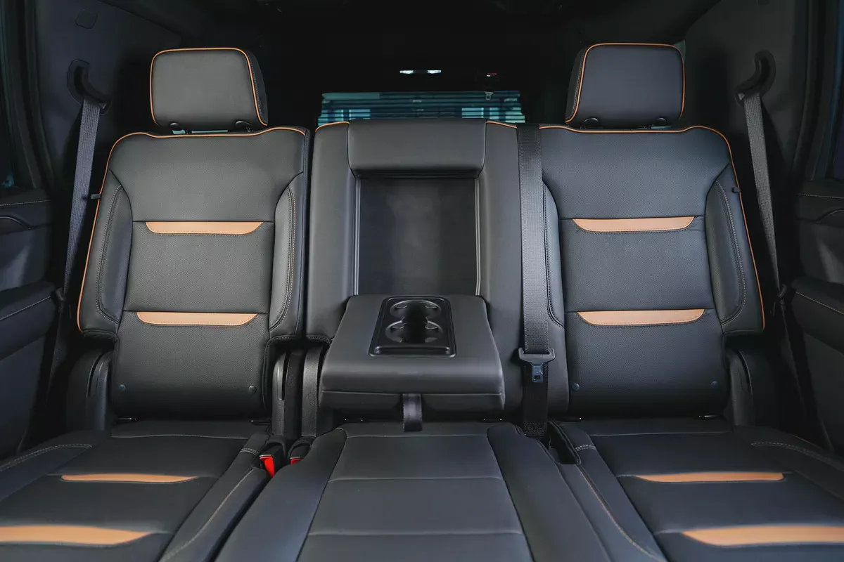 GMC Yukon AT4- GCC-6.2L- Full service history in Agency-Dealer warranty till August 2033-18-18