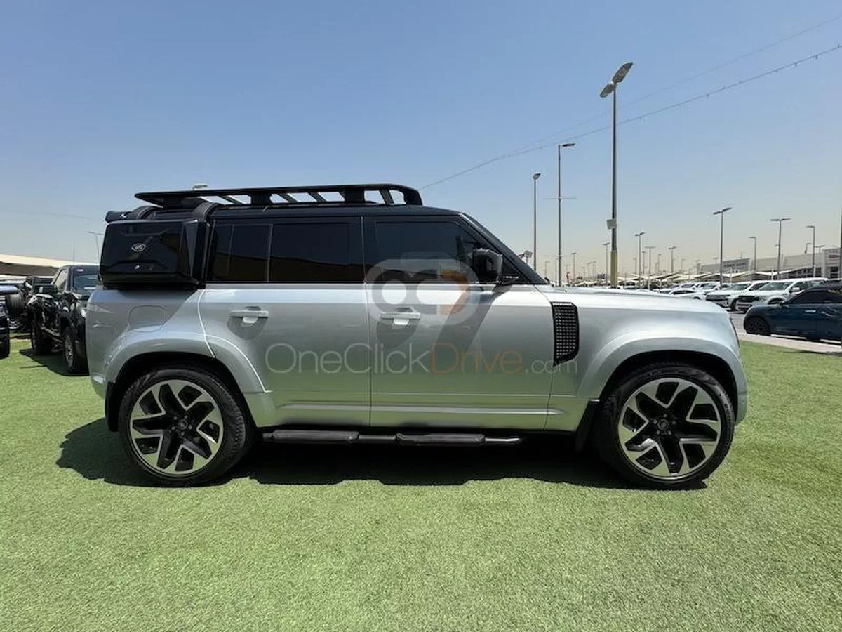 Buy Land Rover Defender 110 First Edition 2022 in Sharjah-3-3