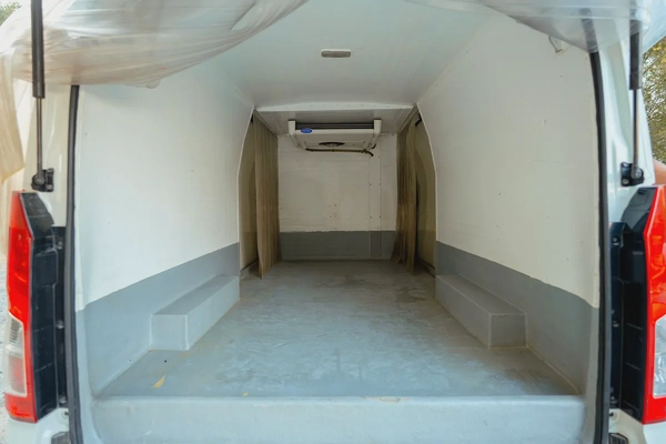 High Roof | Manual | Chiller Van | GCC Specs | Ref#T02941