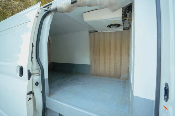High Roof | Manual | Chiller Van | GCC Specs | Ref#T02941