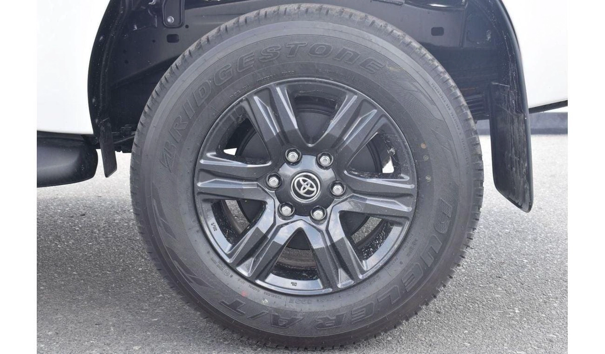 Toyota Hilux SGLX Toyota hilux 2.7L petrol MY2025 for export only