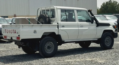 LC 79 /Petrol /Manual/ 4,0L /Diff-lock / DC MT-3