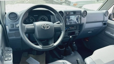 LC 79 /Petrol /Manual/ 4,0L /Diff-lock / DC MT-12