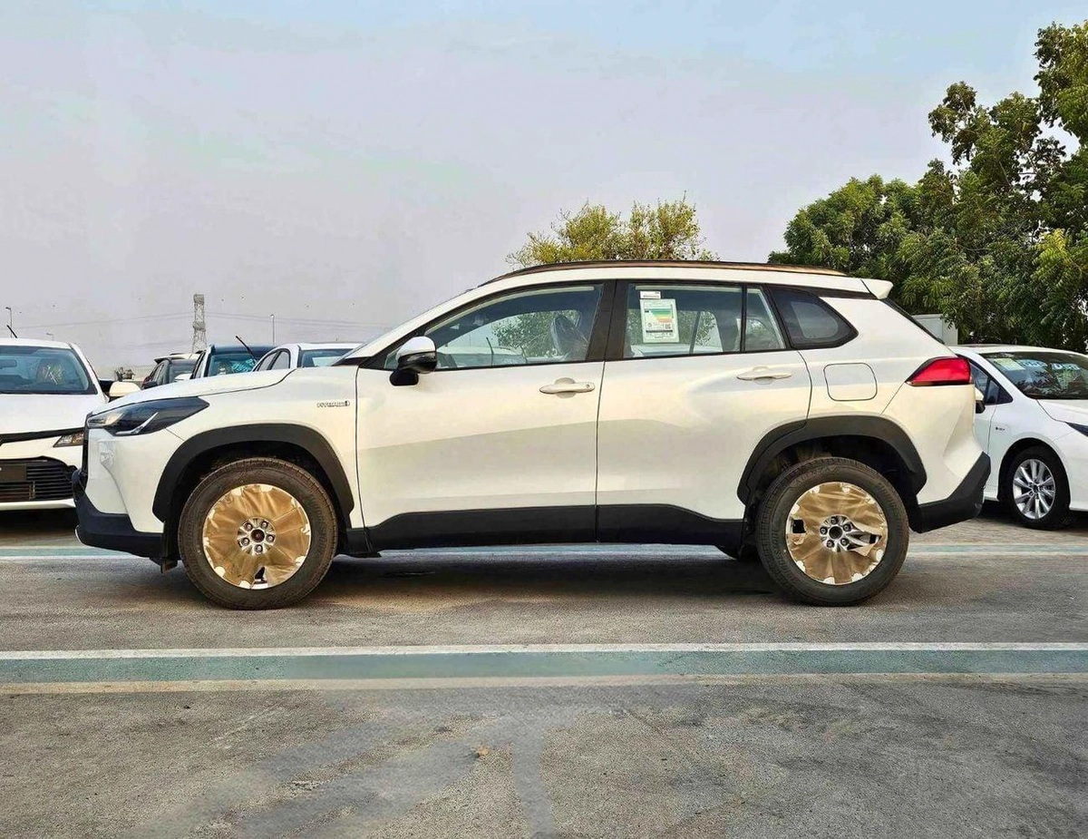 Toyota Corolla Cross GLI HYBRID /1.8L  A/T / FULL OPTION / SUNROOF, LEATHER/ 17" ALLOY WHEELS/CODE#XLE-3-0