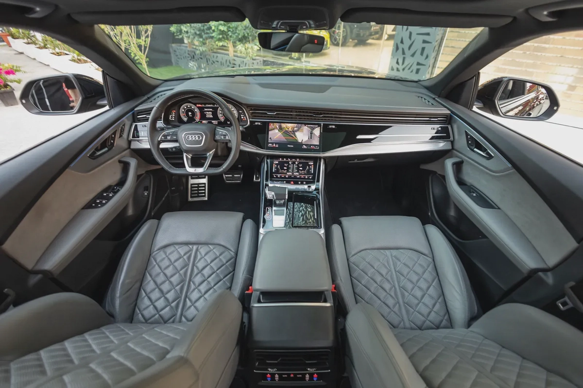 Audi Q8 2025-11-11
