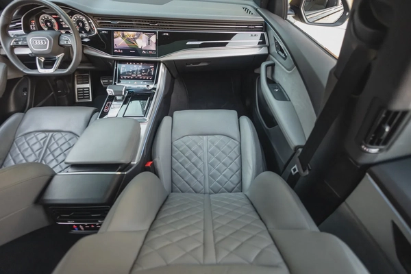 Audi Q8 2025