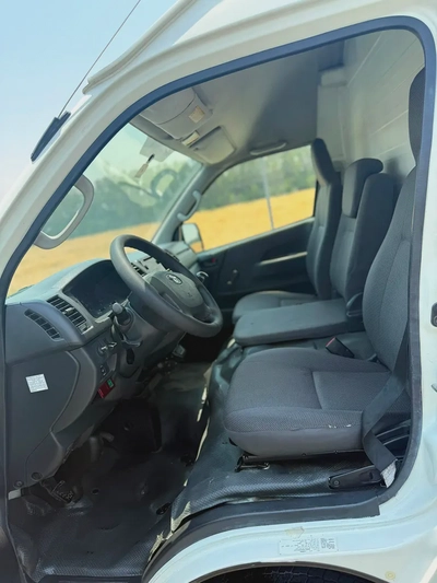 Toyota Hiace GLX 2017 GCC Specs-12
