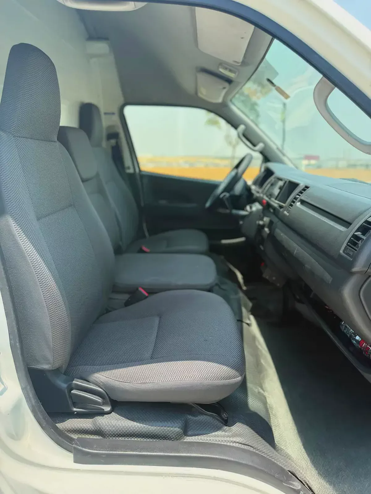 Toyota Hiace GLX 2017 GCC Specs-10-10
