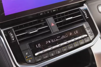 LAND CRUSSIR LC300 VXR HAYBRID OMANI-5