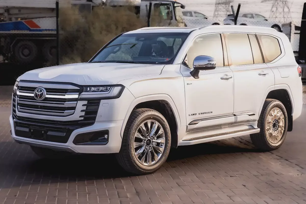 LAND CRUSSIR LC300 VXR HAYBRID OMANI-2-2